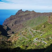 Vähe on planeedil maa mõnekilomeetriseid lõike, mis kogu eluks meelde jäävad. Tee Santiago del Teide ja Masca vahel on seda kindlasti.